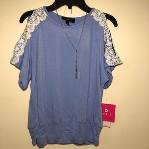 Short Sleeve Blouse w detailed Slit sleeve